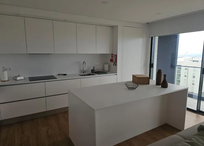 Well U * Ponta Delgada